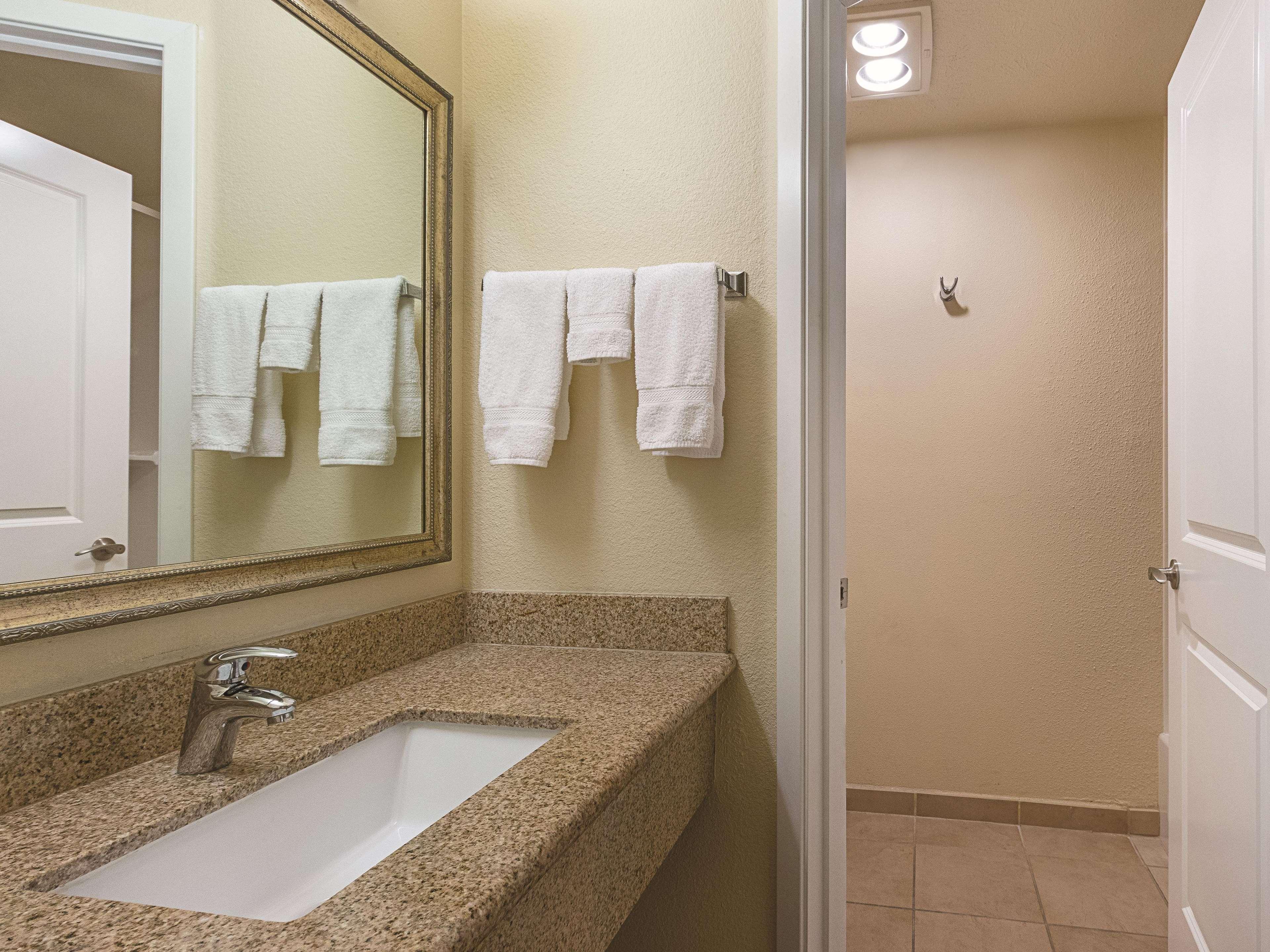 Hotel La Quinta By Wyndham Portland Nw Extérieur photo