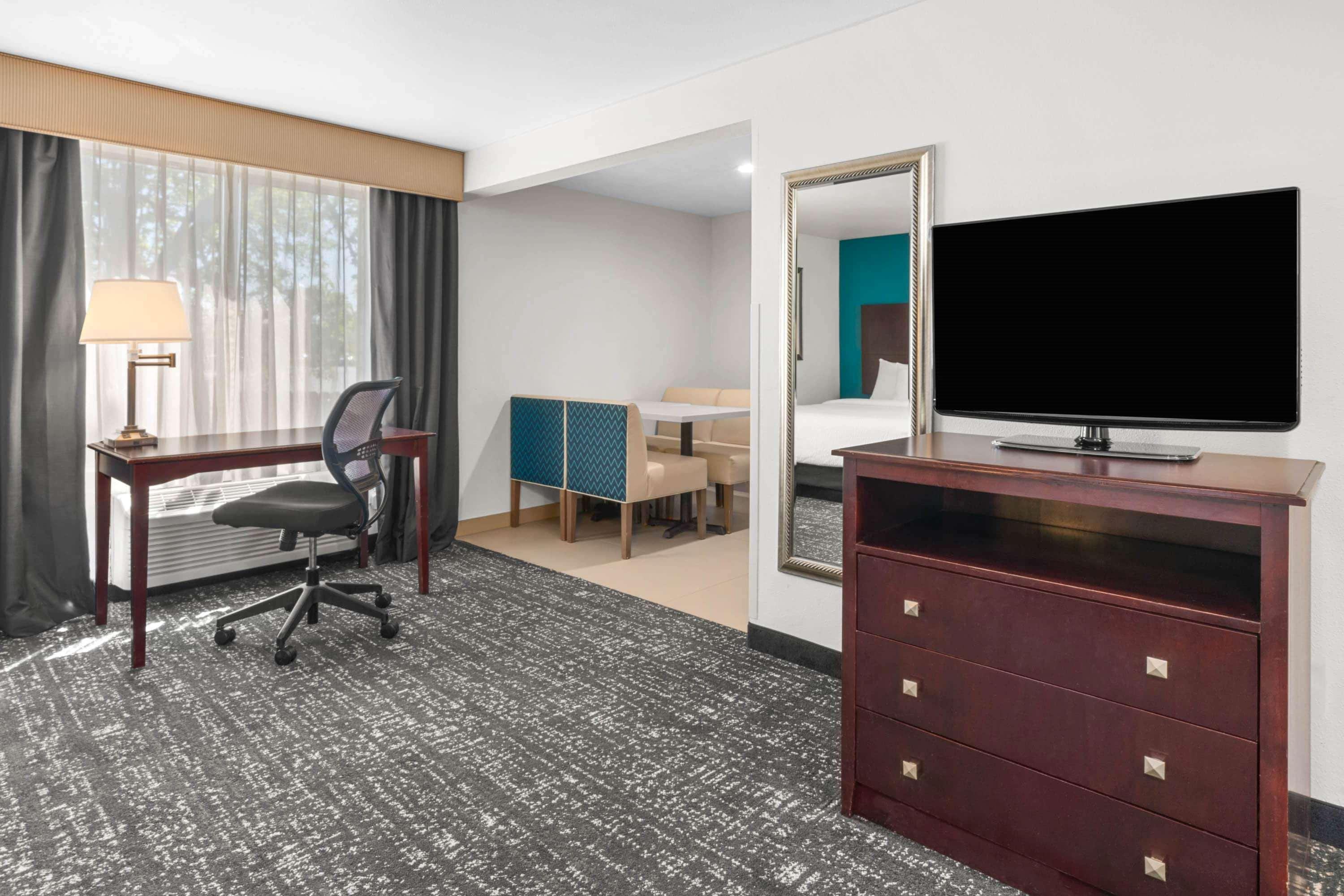 Hotel La Quinta By Wyndham Portland Nw Extérieur photo